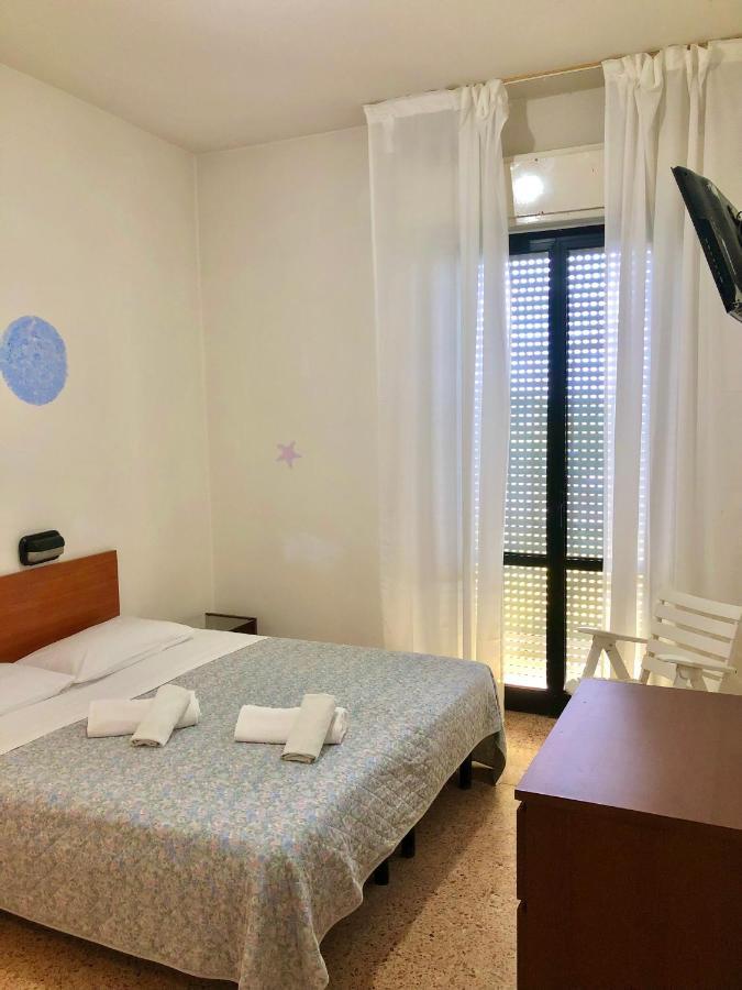 Hotel Criss Rimini Eksteriør bilde