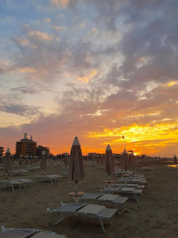 Hotel Criss Rimini Eksteriør bilde