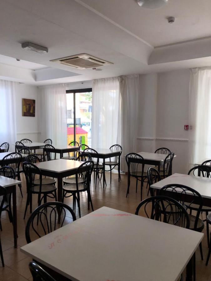 Hotel Criss Rimini Eksteriør bilde