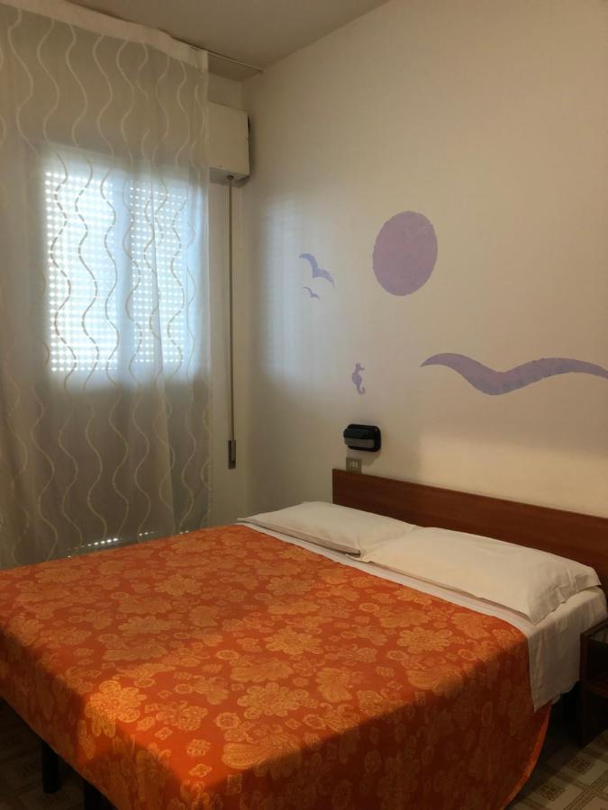 Hotel Criss Rimini Eksteriør bilde